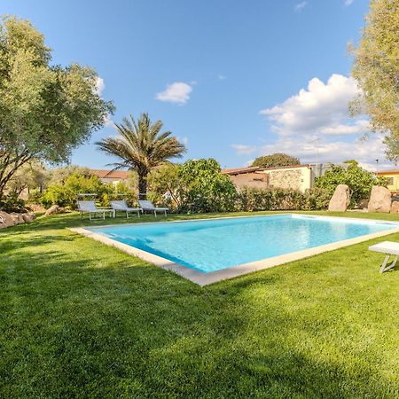 Apartmán Stazzo San Teodoro Piscina Condivisa Exteriér fotografie