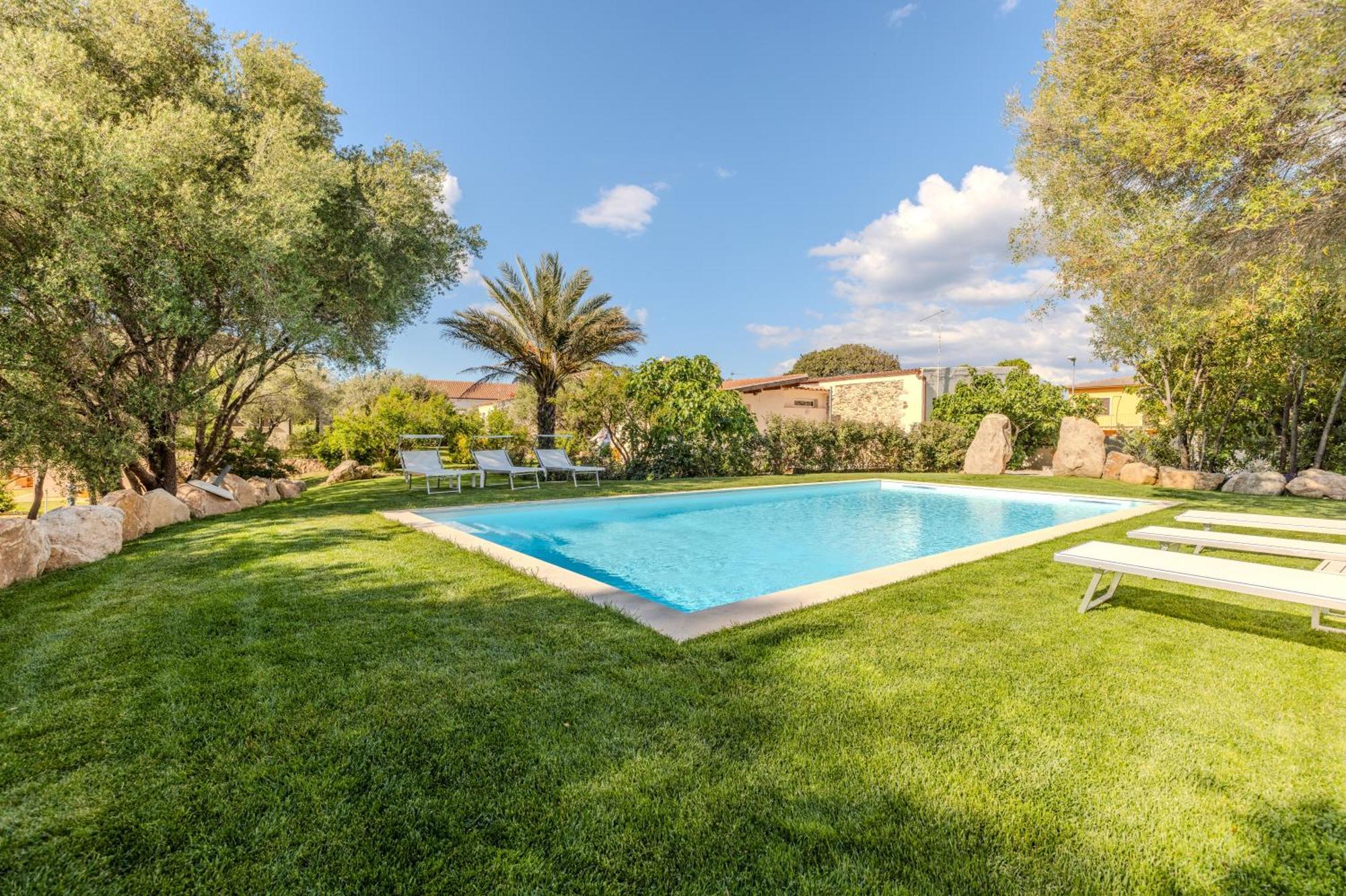 Apartmán Stazzo San Teodoro Piscina Condivisa Exteriér fotografie